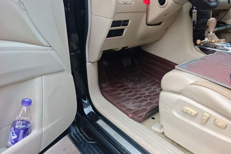 Used Infiniti QX 2011 QX56 Driver Seat
