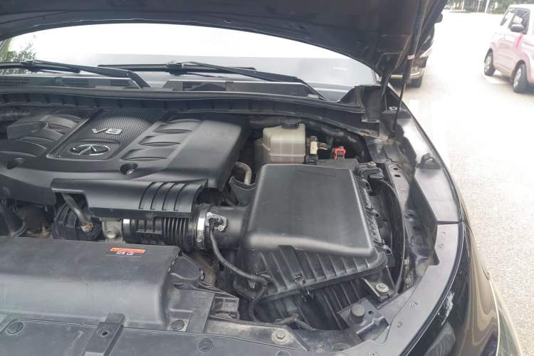 Used Infiniti QX 2011 QX56 Engine Bay Left