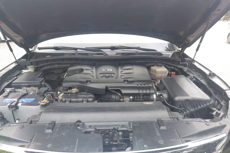 Used Infiniti QX 2011 QX56 Engine Bay