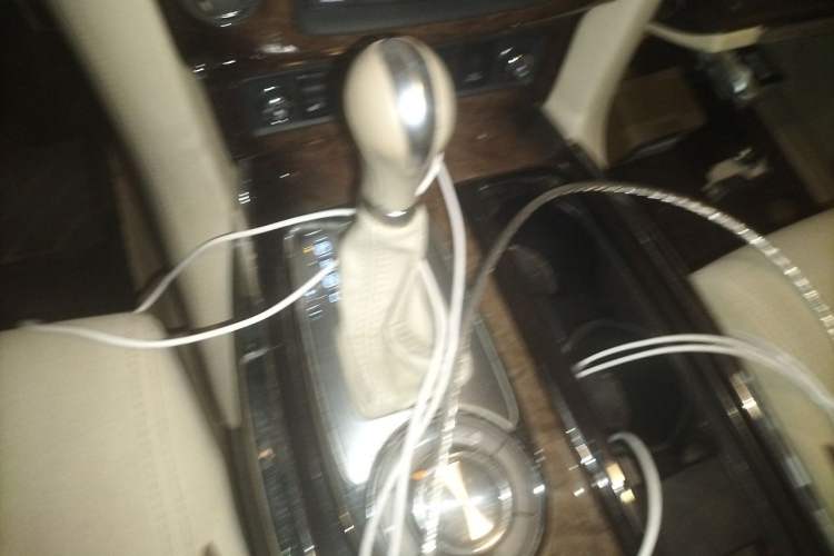 Used Infiniti QX 2011 QX56 Gear Lever