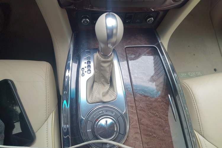 Used Infiniti QX 2011 QX56 Gear Lever