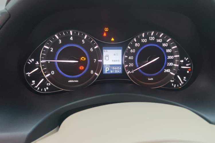Used Infiniti QX 2011 QX56 Instrument Cluster