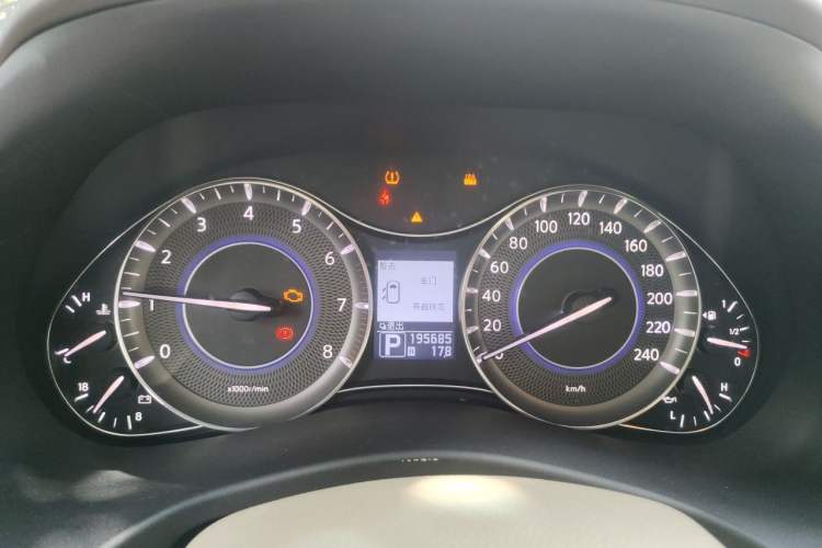 Used Infiniti QX 2011 QX56 Instrument Cluster
