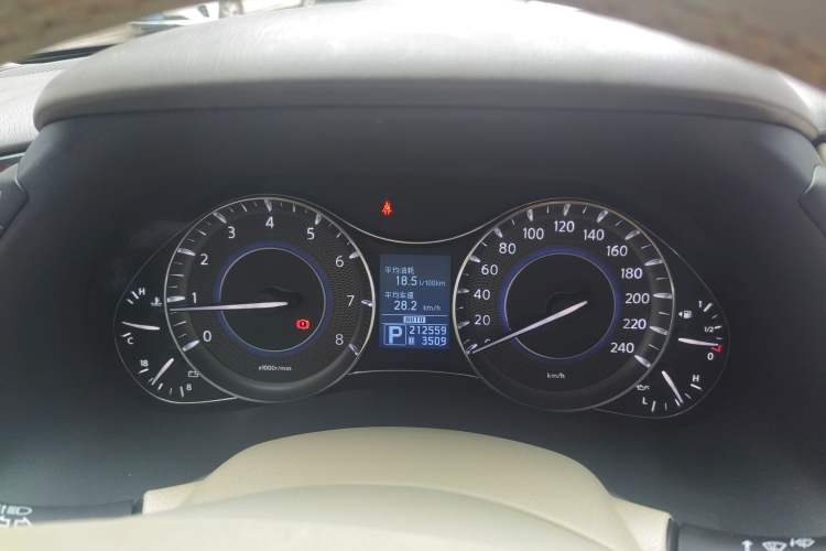 Used Infiniti QX 2011 QX56 Instrument Cluster