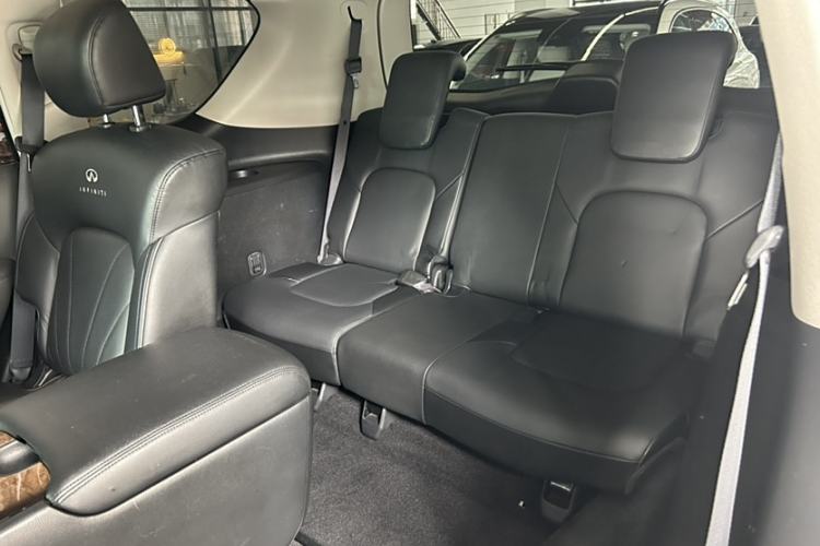 Used Infiniti QX 2011 QX56 Interior 12