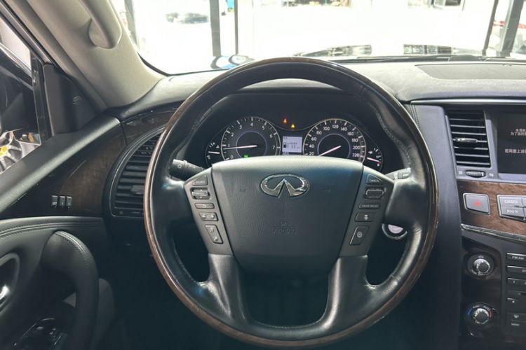 Used Infiniti QX 2011 QX56 Interior 13