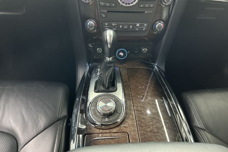 Used Infiniti QX 2011 QX56 Interior 14