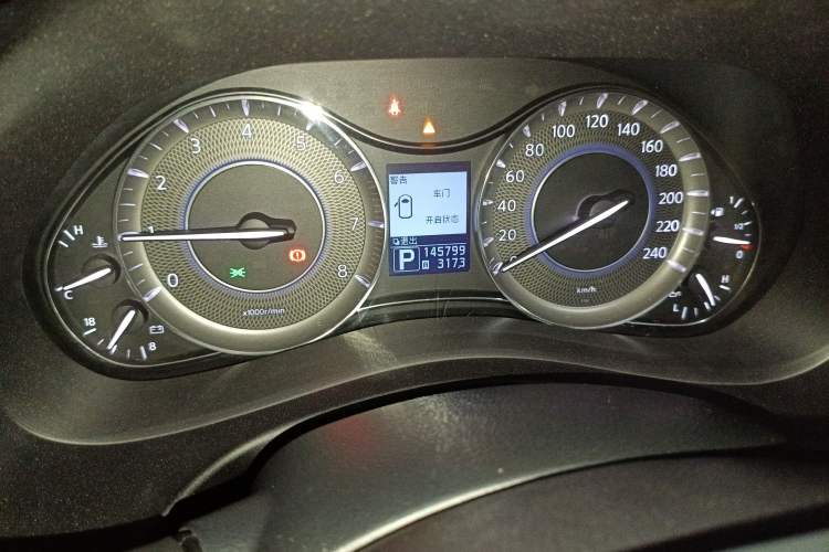 Used Infiniti QX 2011 QX56 Odometer Close Up