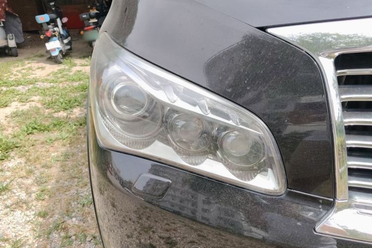Used Infiniti QX 2011 QX56 Right Front Headlight