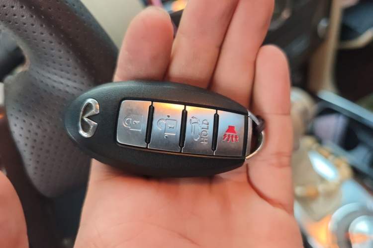Used Infiniti QX 2011 QX56 Vehicle Key