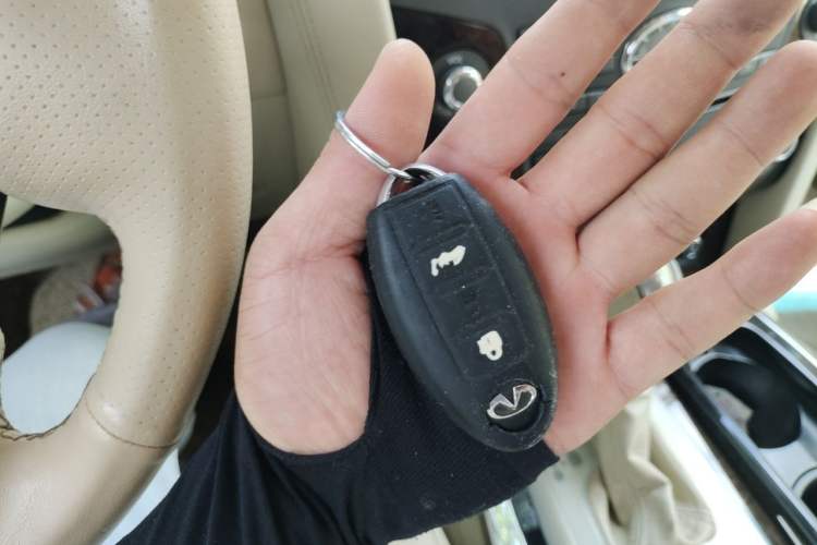 Used Infiniti QX 2011 QX56 Vehicle Key