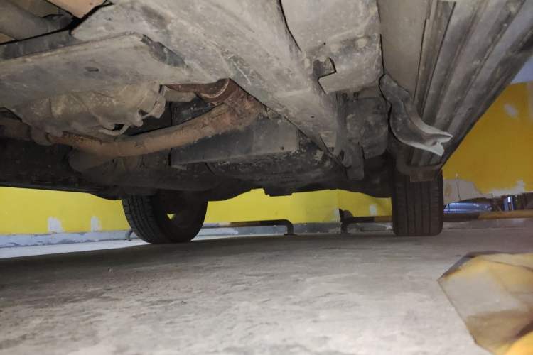 Used Infiniti QX 2011 QX56 Chassis Front Left