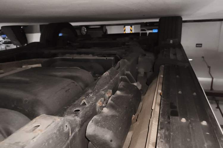 Used Infiniti QX 2011 QX56 Chassis Rear Left