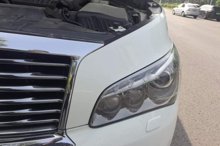 Used Infiniti QX 2011 QX56 Engine Bay Left