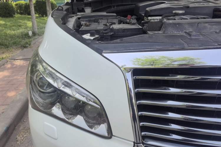 Used Infiniti QX 2011 QX56 Engine Bay Right