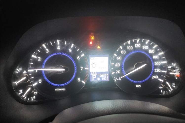 Used Infiniti QX 2011 QX56 Instrument Cluster