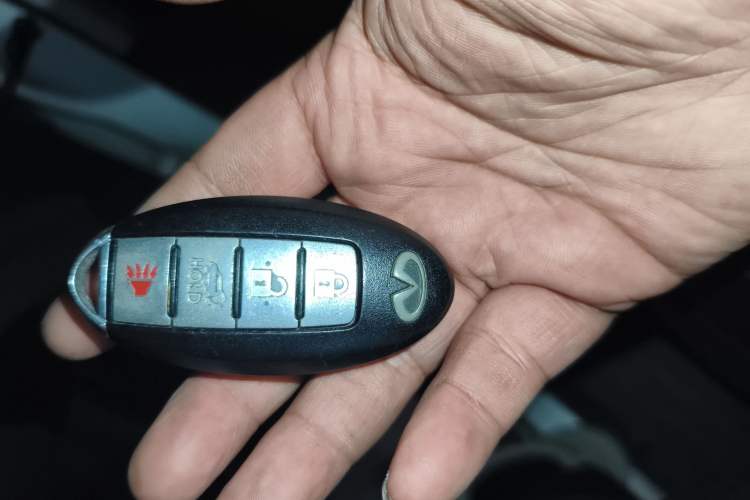 Used Infiniti QX 2011 QX56 Vehicle Key