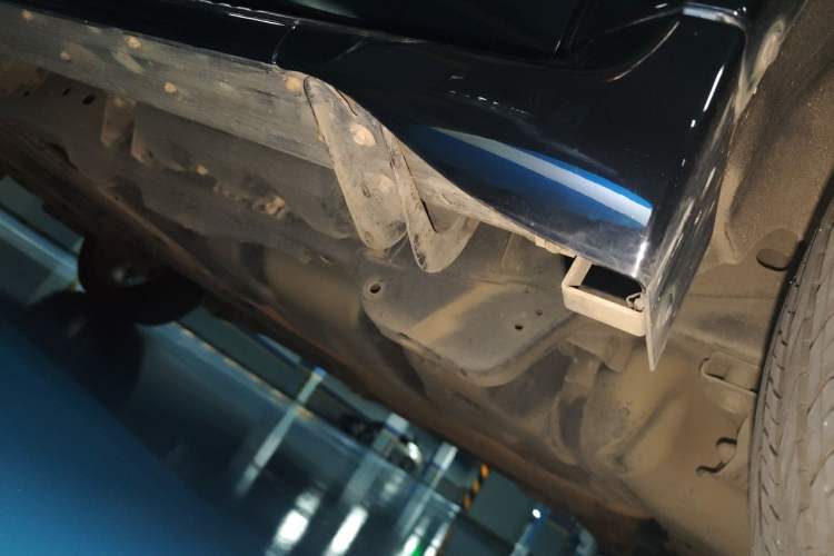 Used Infiniti QX 2013 QX56 Chassis Rear Left