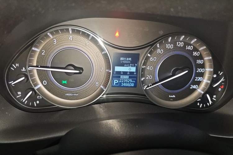 Used Infiniti QX 2013 QX56 Instrument Cluster