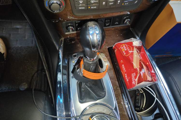 Used Infiniti QX 2013 QX56 Upgraded Model Gear Lever
