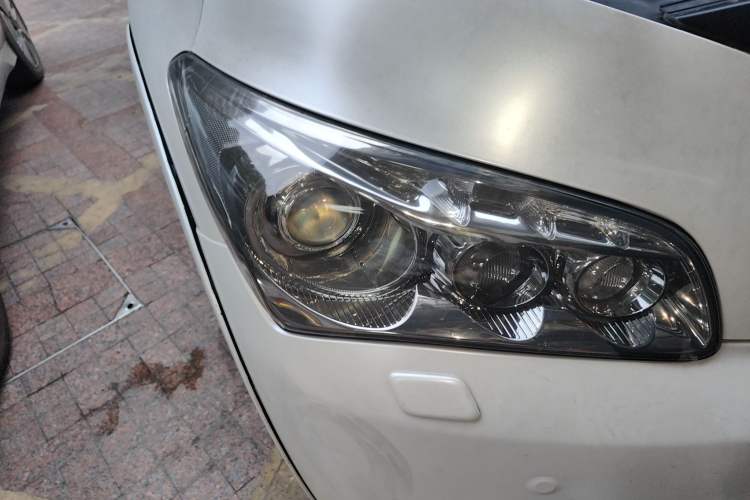 Used Infiniti QX 2013 QX56 Upgraded Model Right Front Headlight