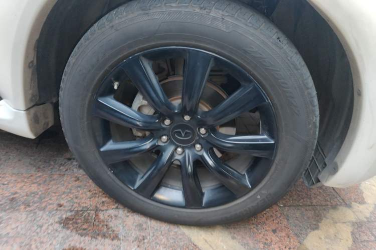 Used Infiniti QX 2013 QX56 Upgraded Model Right Front Wheel Hub