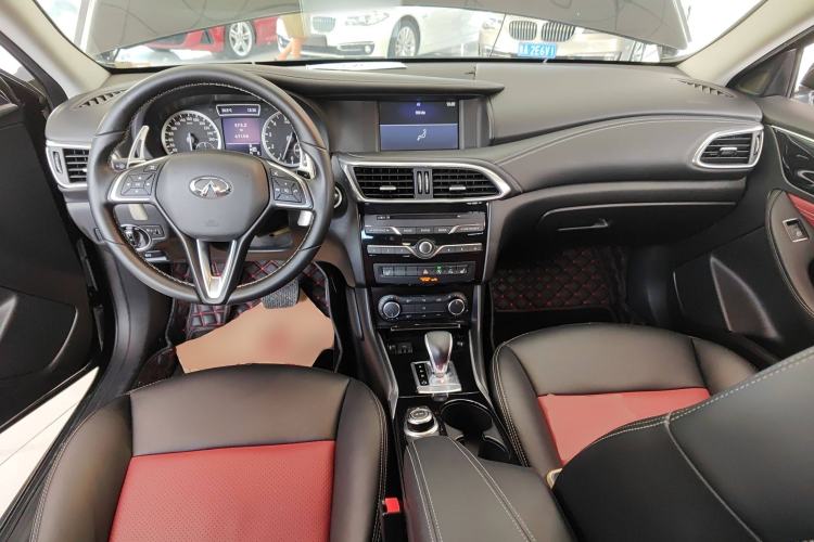 Used Infiniti QX30 2017 2.0T Four-Wheel Drive Fashion Edition Center Console