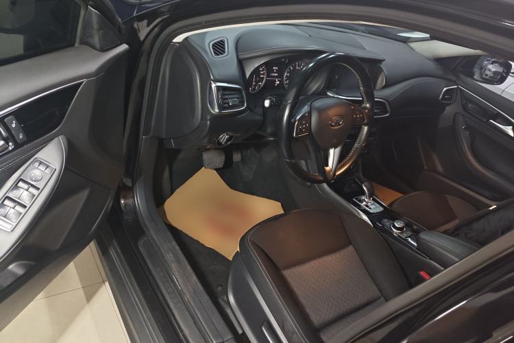 Used Infiniti QX30 2017 1.6T Two-Wheel Drive Fashion Edition Driver Seat