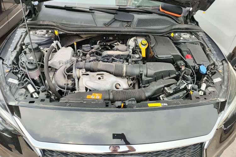 Used Infiniti QX30 2017 2.0T Four-Wheel Drive Fashion Edition Engine Bay