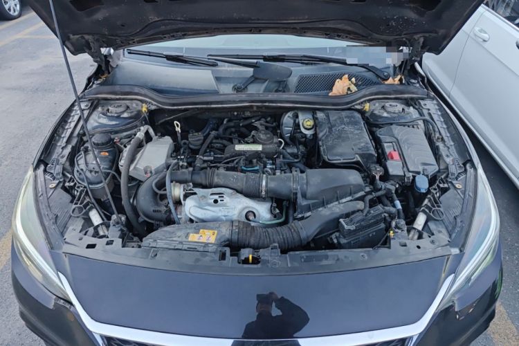 Used Infiniti QX30 2017 1.6T Two-Wheel Drive Fashion Edition Engine Bay