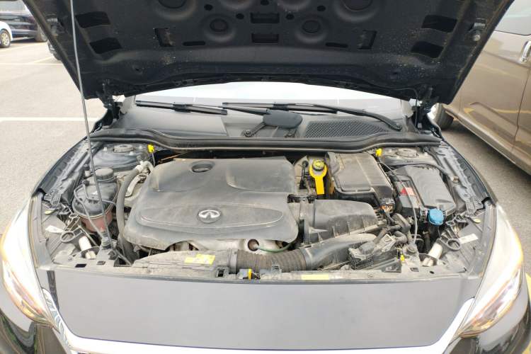 Used Infiniti QX30 2017 1.6T Two-Wheel-Drive Sport Edition Engine Bay