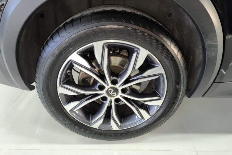 Used Infiniti QX30 2017 2.0T Four-Wheel Drive Fashion Edition Exterior 2