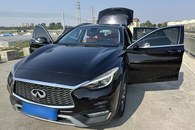 Used Infiniti QX30 2017 2.0T Four-Wheel Drive Sport Edition Exterior 3