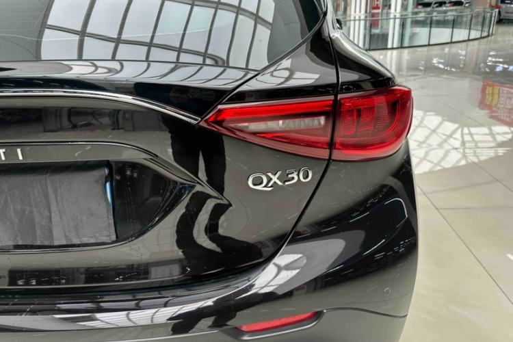 Used Infiniti QX30 2017 2.0T Four-Wheel Drive Fashion Edition Exterior 6