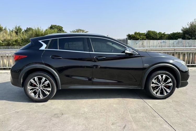 Used Infiniti QX30 2017 2.0T Four-Wheel Drive Sport Edition Exterior 6