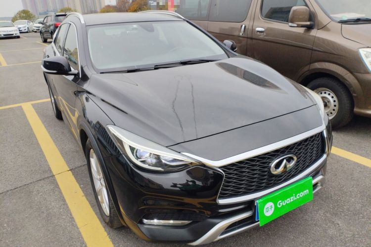 Used Infiniti QX30 2017 1.6T Two-Wheel-Drive Sport Edition Front Right 45 Deg