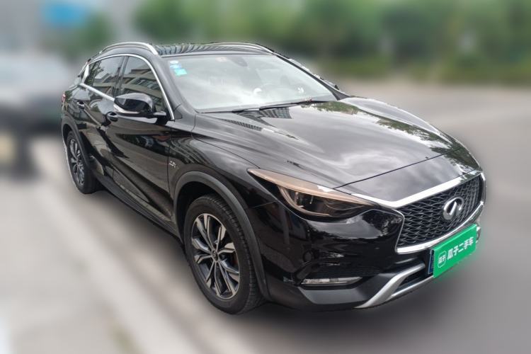 Used Infiniti QX30 2017 2.0T Four-Wheel Drive Sport Edition Front Right 45 Deg