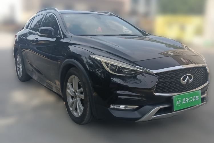Used Infiniti QX30 2017 1.6T Two-Wheel-Drive Sport Edition Front Right 45 Deg