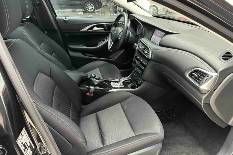 Used Infiniti QX30 2017 2.0T Four-Wheel Drive Fashion Edition Interior 1