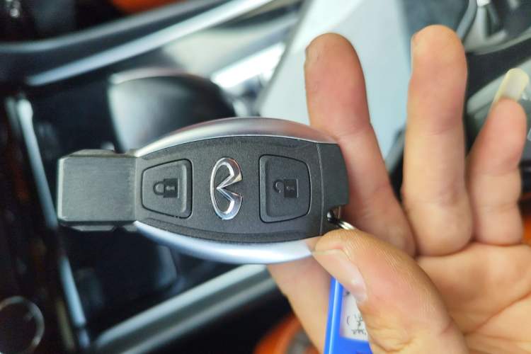 Used Infiniti QX30 2017 2.0T Four-Wheel Drive Sport Edition Interior 1