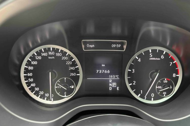 Used Infiniti QX30 2017 2.0T Four-Wheel Drive Fashion Edition Interior 3