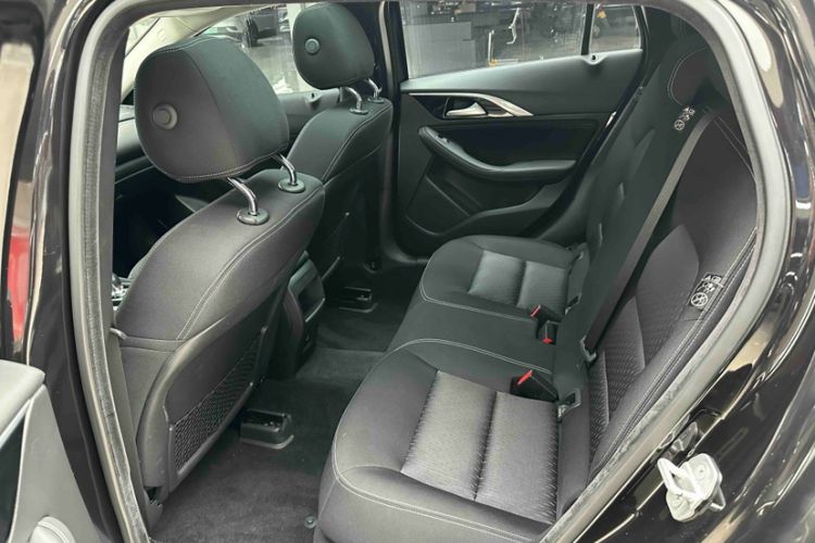 Used Infiniti QX30 2017 2.0T Four-Wheel Drive Fashion Edition Interior 4