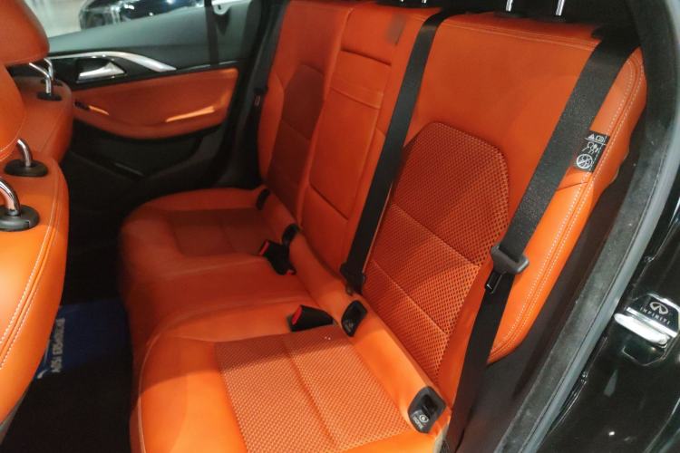 Used Infiniti QX30 2017 2.0T Four-Wheel Drive Sport Edition Interior 4