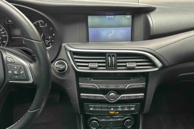 Used Infiniti QX30 2017 2.0T Four-Wheel Drive Fashion Edition Interior 5