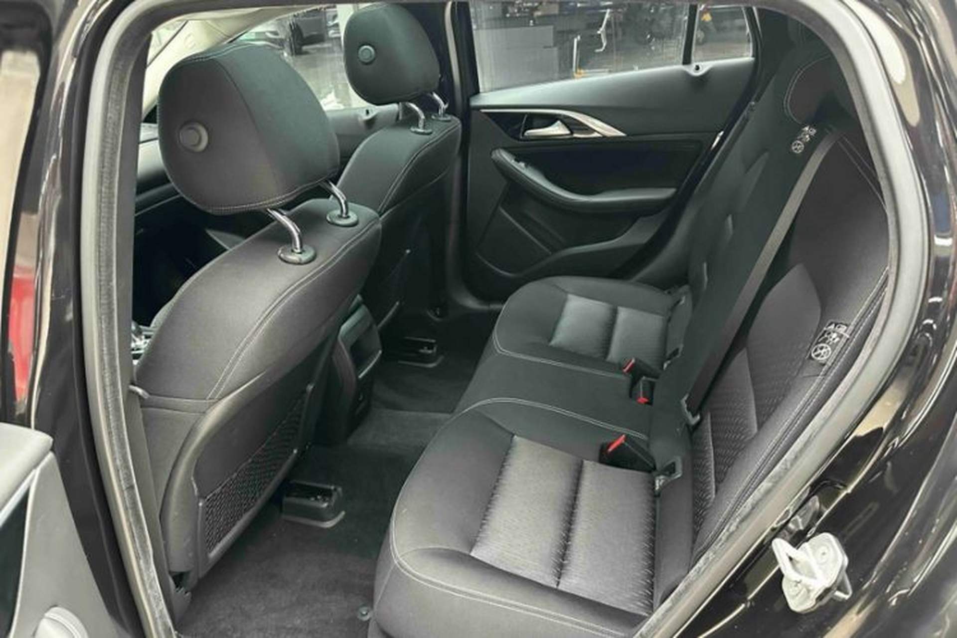 Used Infiniti QX30 2017 2.0T Four-Wheel Drive Fashion Edition Interior 6