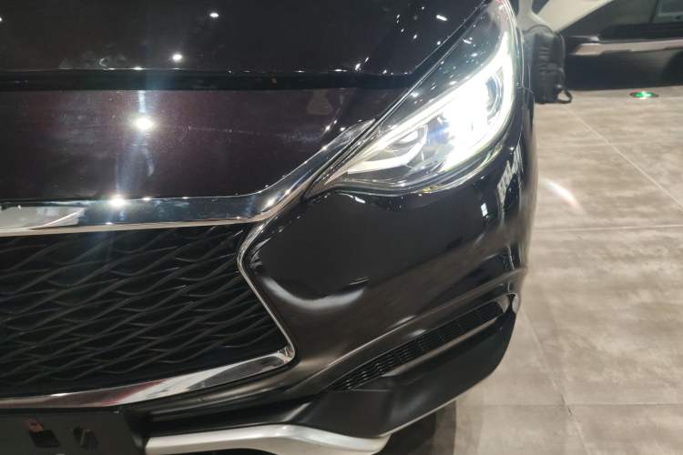 Used Infiniti QX30 2017 2.0T Four-Wheel Drive Sport Edition Left Front Headlight