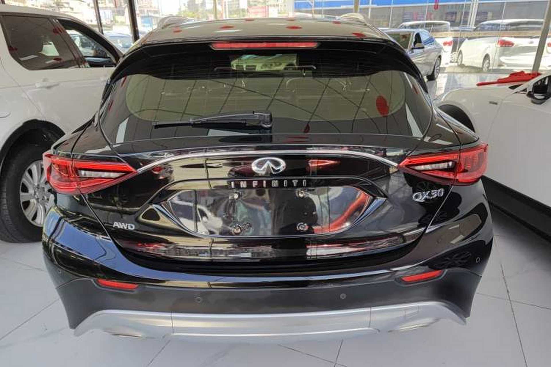 Used Infiniti QX30 2017 2.0T Four-Wheel Drive Fashion Edition Rear