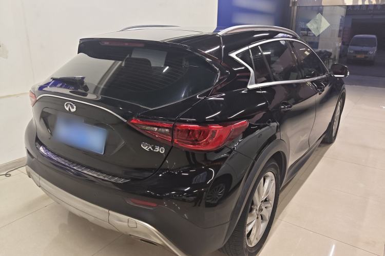 Used Infiniti QX30 2017 1.6T Two-Wheel Drive Fashion Edition Rear Right 45 Deg