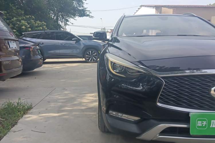 Used Infiniti QX30 2017 1.6T Two-Wheel-Drive Sport Edition Right Front Headlight