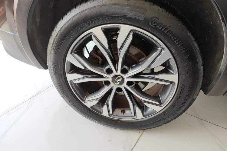 Used Infiniti QX30 2017 2.0T Four-Wheel Drive Fashion Edition Right Rear Wheel Hub